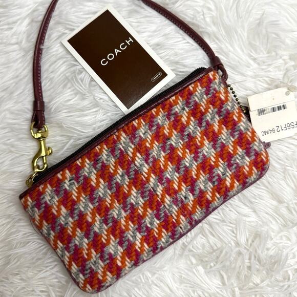 NWT COACH Hampton Houndstooth Wristlet - Picture 2 of 9